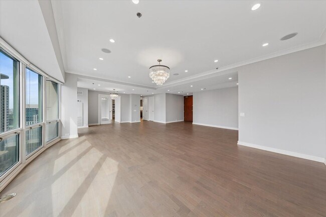 Building Photo - 100 E Huron St