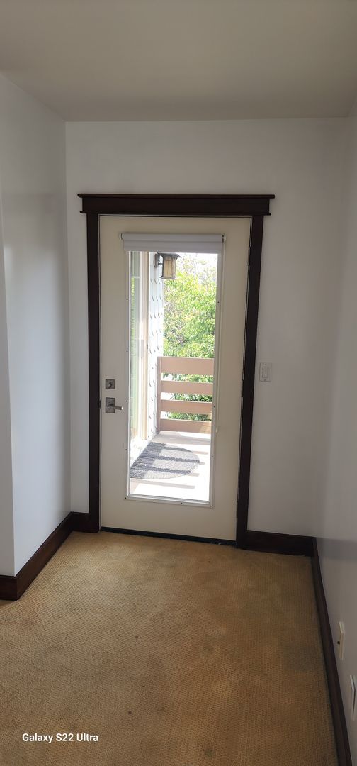 Building Photo - Spacious and freshly updated 2 bedroom, 2 ...