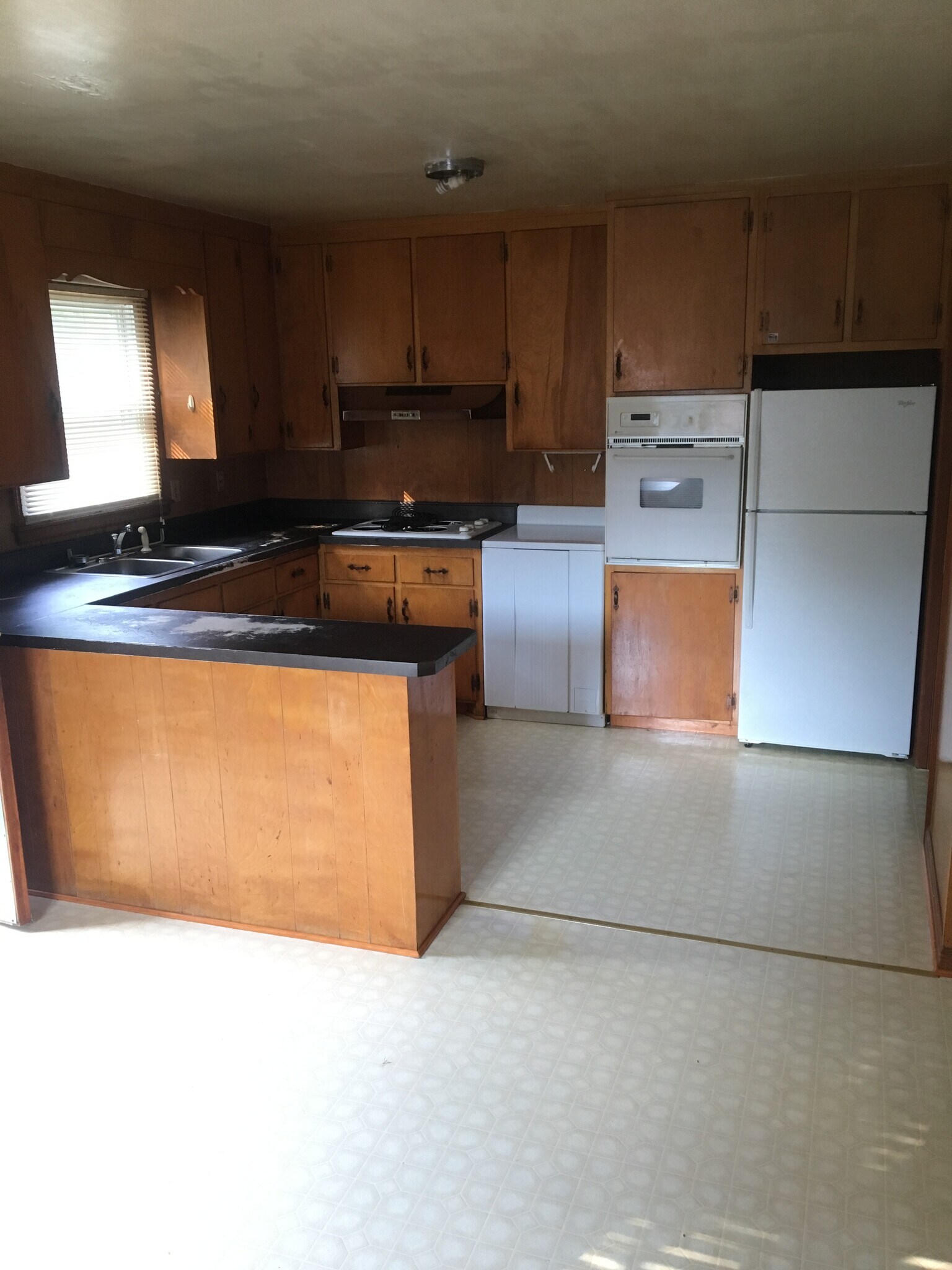 Building Photo - 403 Marlington St