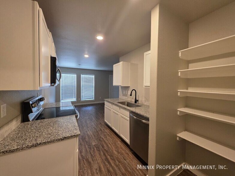 Building Photo - 7113 Black Butte