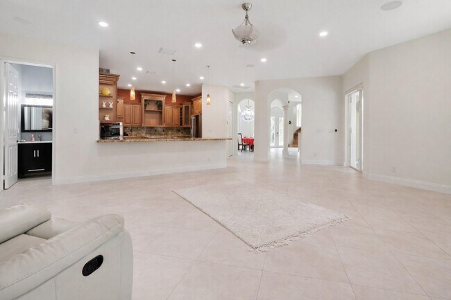 Building Photo - 6301 SW 58th Ct