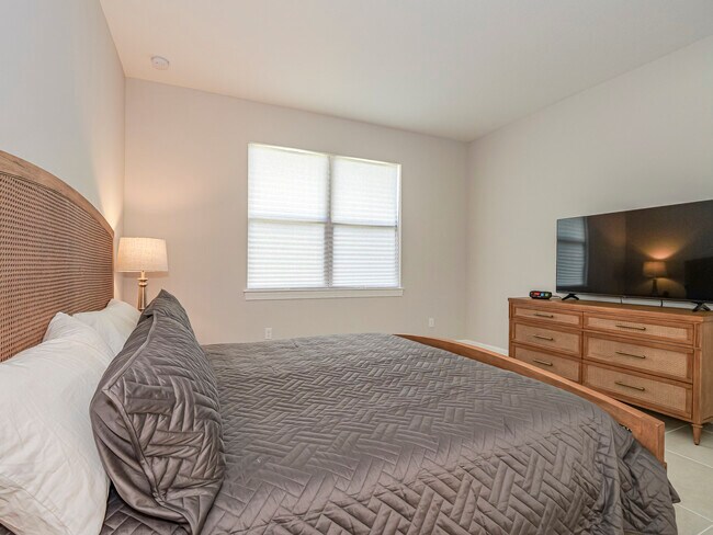 Building Photo - 3842 White Alder Wy