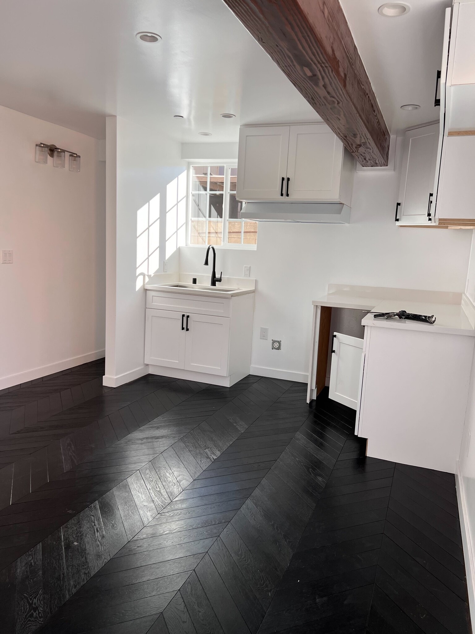 Building Photo - 10312 Buford Ave