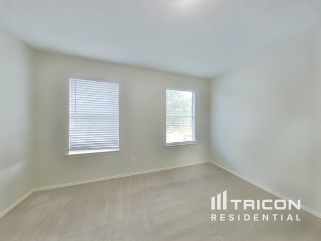 Building Photo - 21607 Fossil Trails Dr