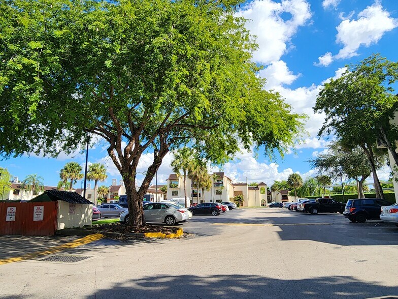 Building Photo - 8600 SW 149th Ave