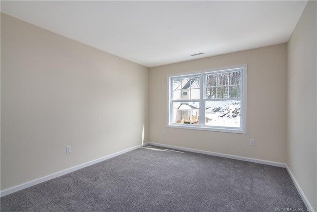Building Photo - 28 Woodside Dr