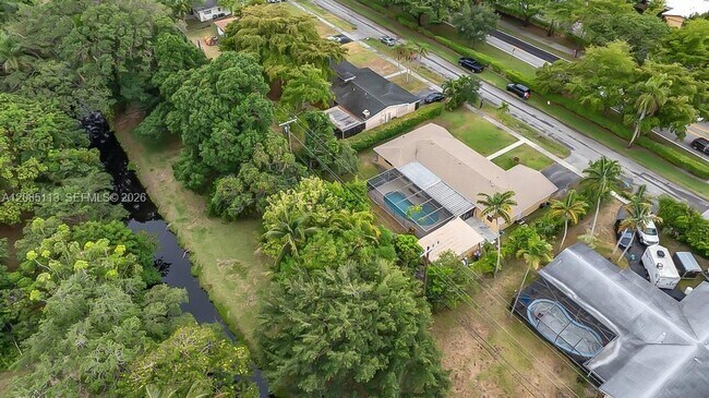 Building Photo - 890 NW 65th Ave
