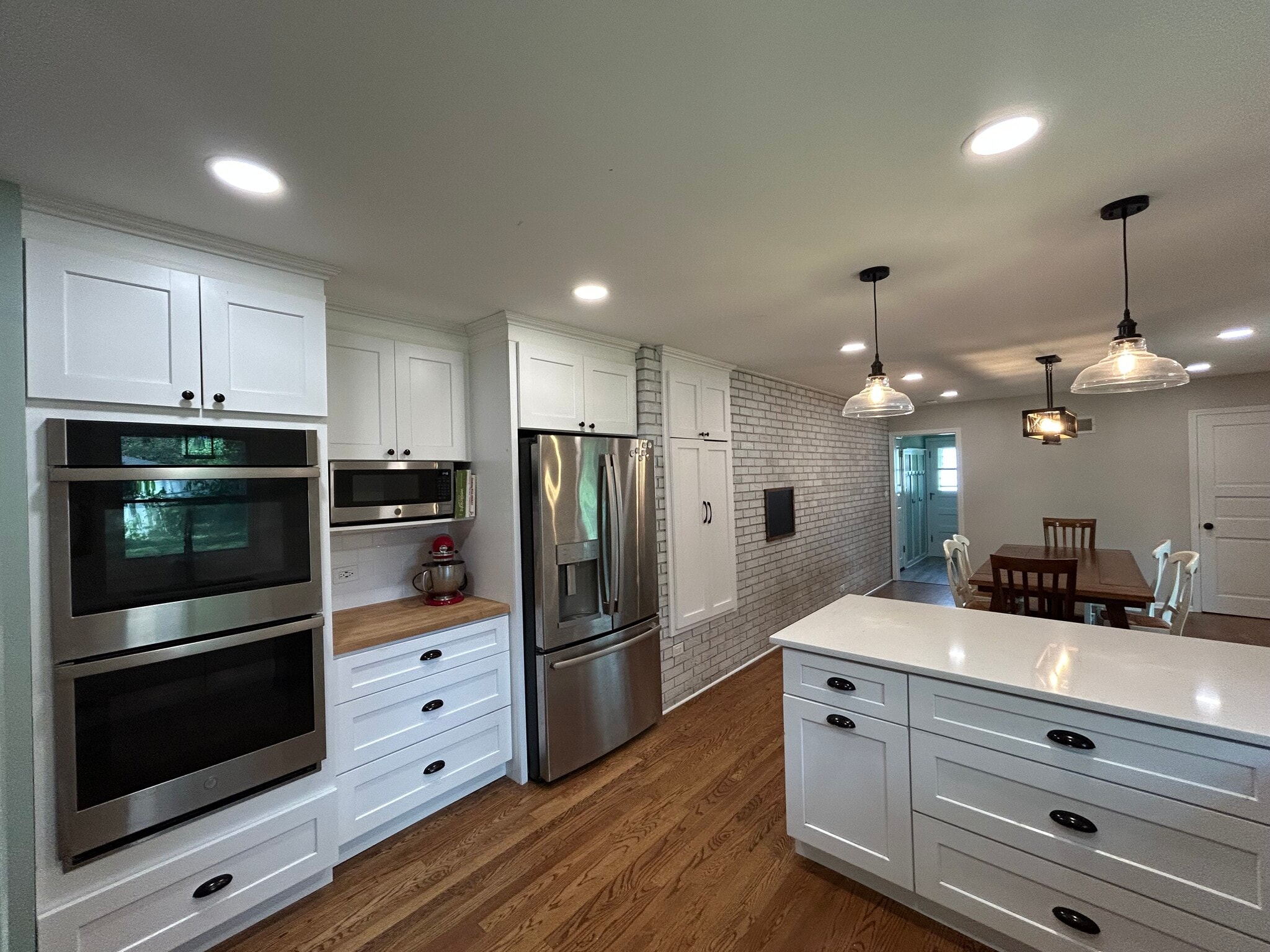 Kitchen - 1001 Eddy Ct