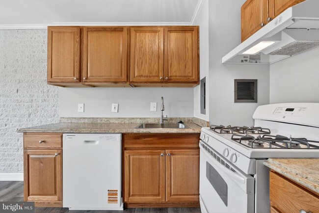 Building Photo - 1804 Metzerott Rd