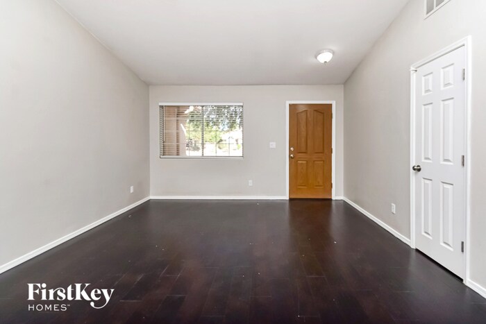 Building Photo - 1701 N Hayden Dr