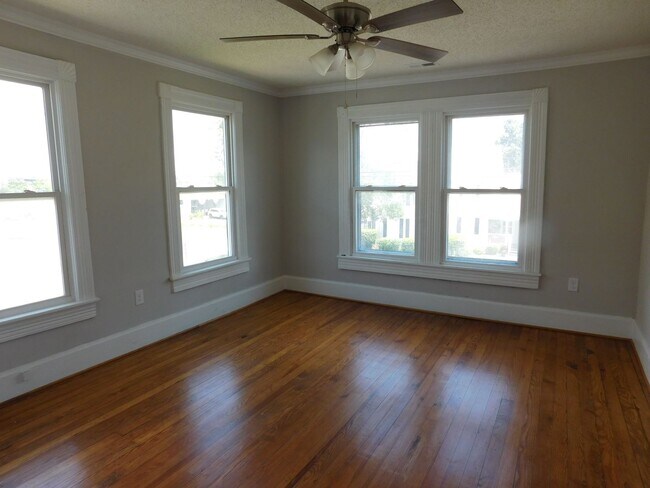Building Photo - 304 Avenue A