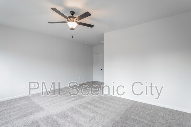 Building Photo - 9437 Cavalier Wy