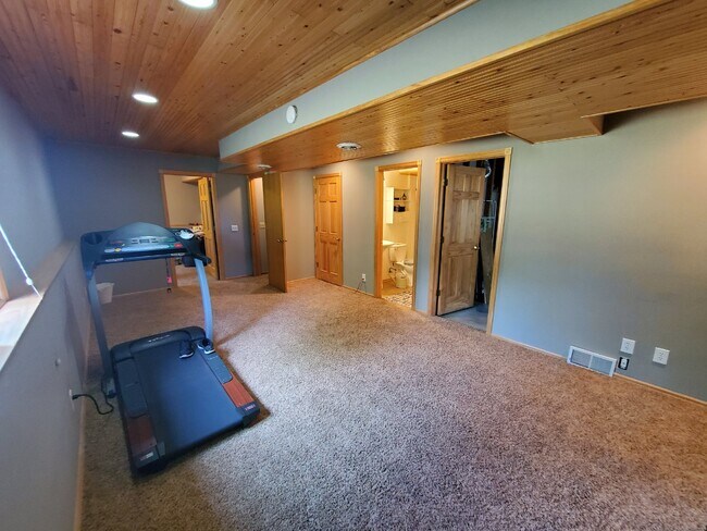 Building Photo - 3BR 2BA Single Family Home in Anoka