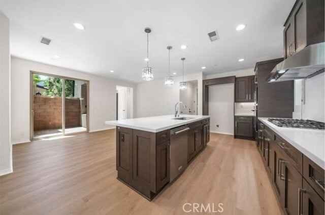 Building Photo - 120 Halo