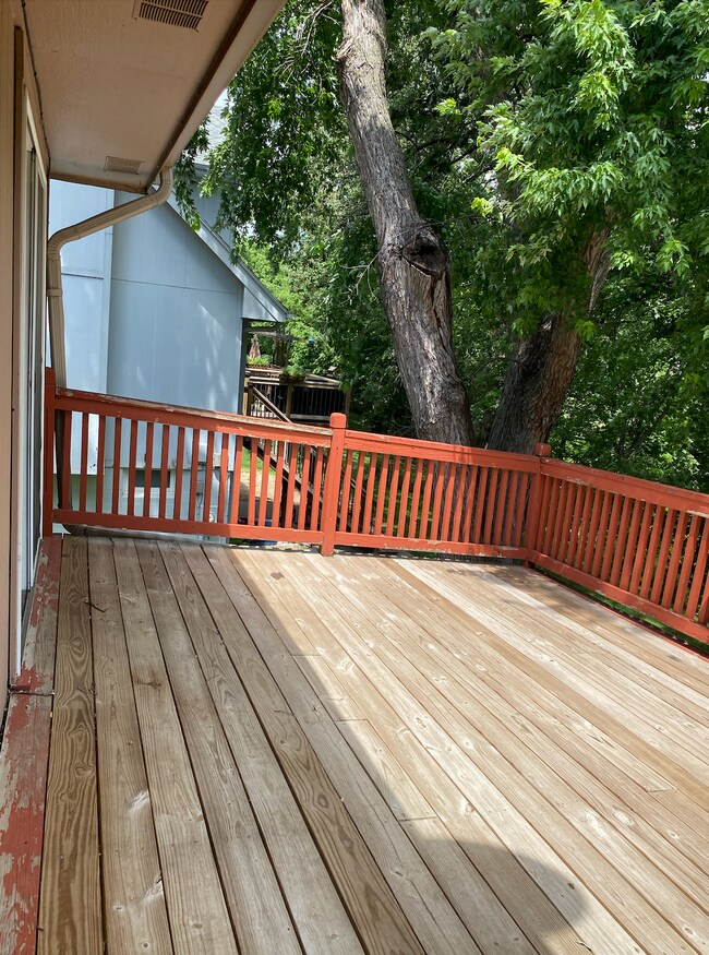 Building Photo - 13251 Brookside Dr