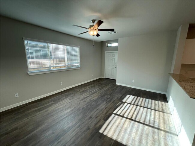 Building Photo - 9852 Grosbeak Ln