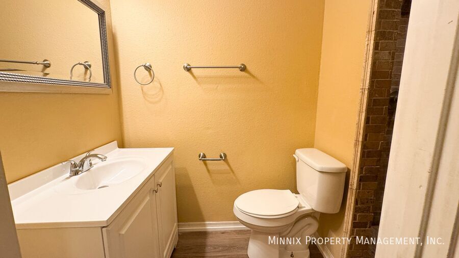 Building Photo - 3005 49th St