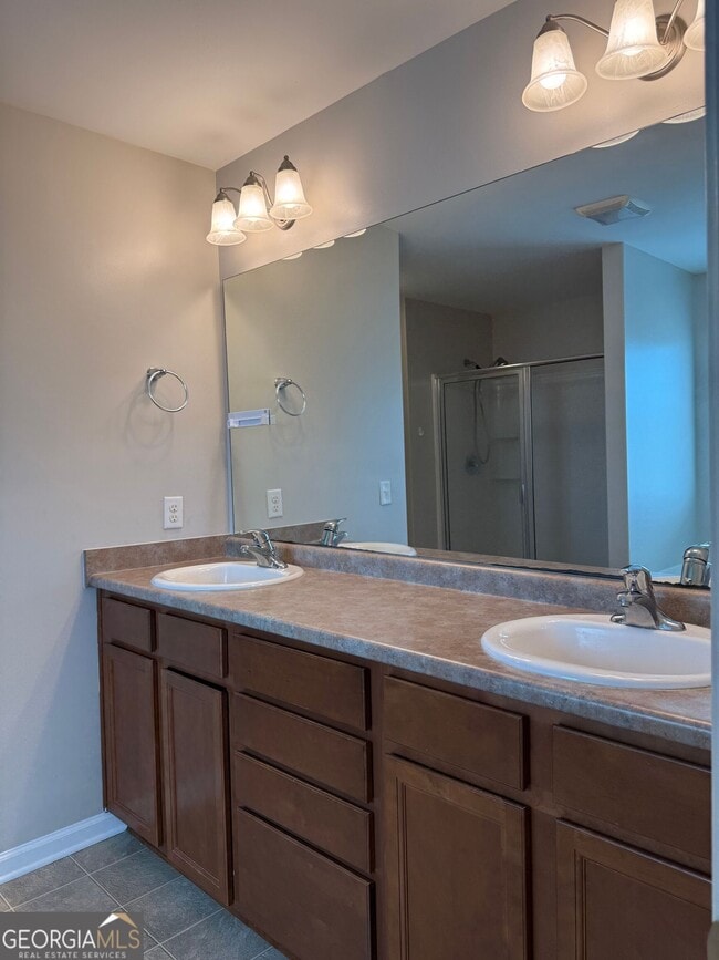 Building Photo - 122 Brooklet Cir