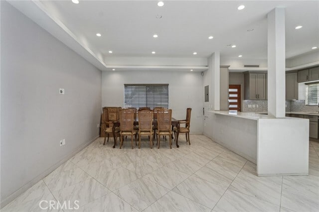 Building Photo - 24334 Crestlawn St