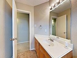 Building Photo - 1132 Sandalwood Dr
