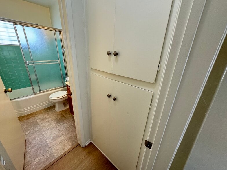 Building Photo - 5102 Inglewood Blvd