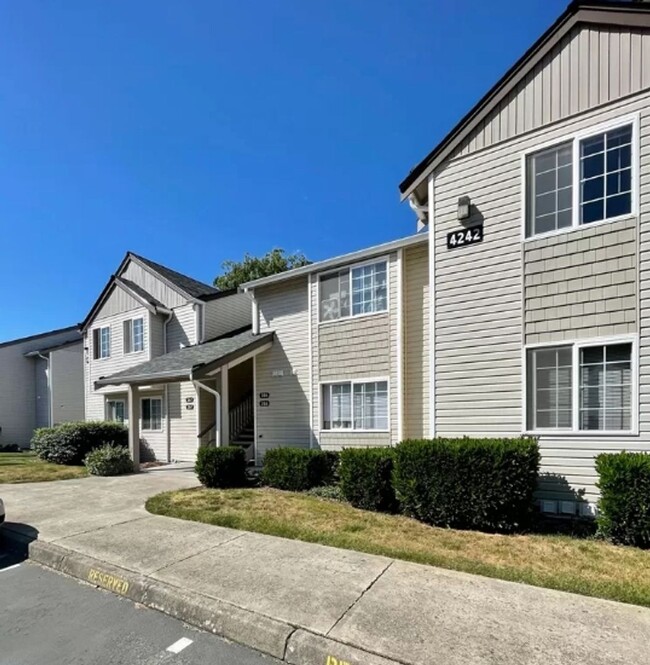 Primary Photo - Great One-Bedroom in the Cordata Neighborhood