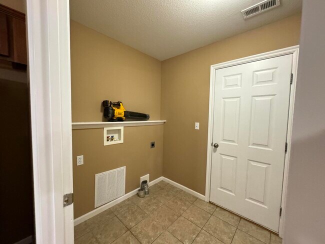 Building Photo - 4209 Bold Venture Dr