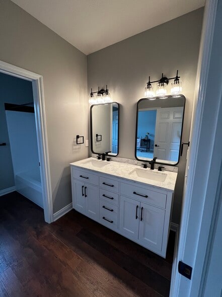 Building Photo - 3269 Grey Village Dr
