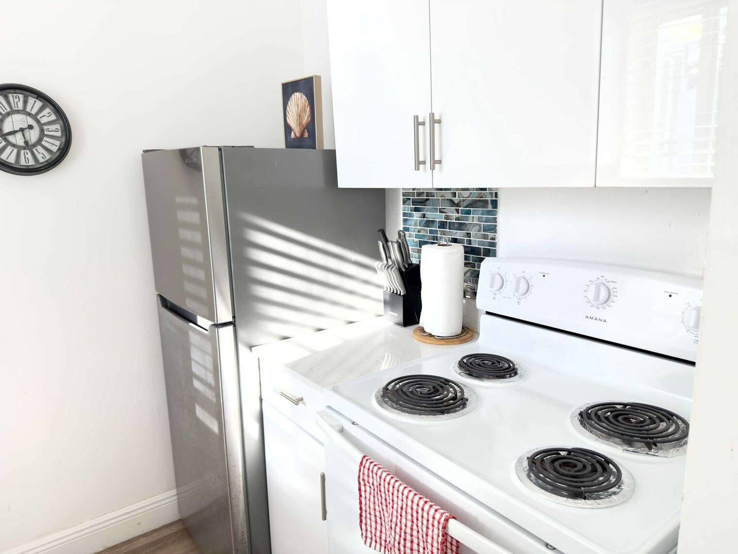 Building Photo - 329 Madison St