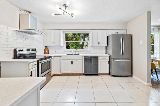 Building Photo - 3607 E 24th Ave