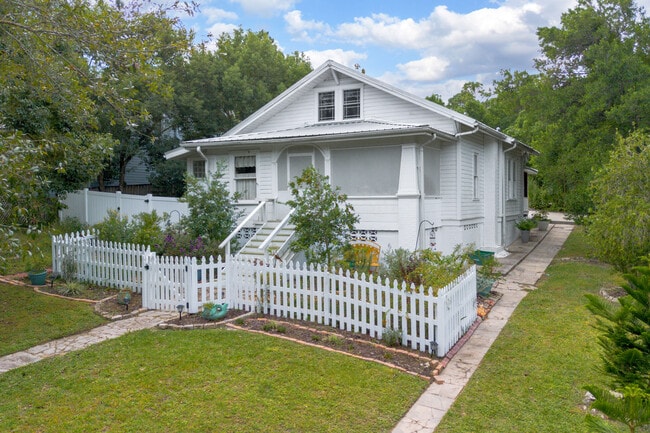 Primary Photo - 1056 Stevens St