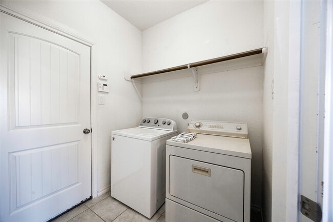 Building Photo - 3610 Carolina Canyon Ct