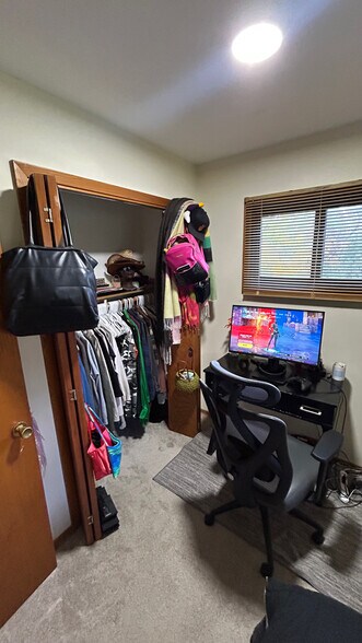 Building Photo - 3640 Oak Ter