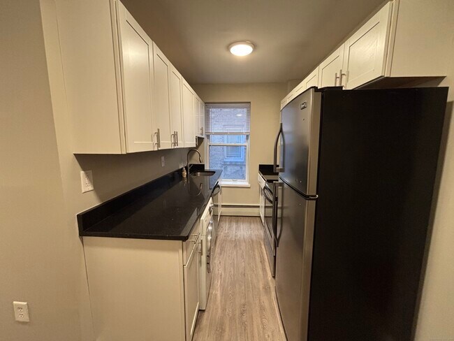 Building Photo - 213 Golden Hill St