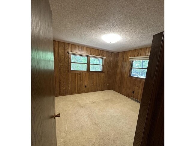 Building Photo - 22633 Jeffrey Ave N