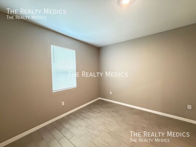 Building Photo - 5096 SW 154 Loop