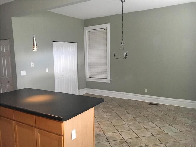 Building Photo - Beautiful home within walking distance to ...