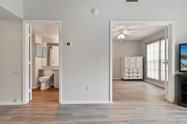 Building Photo - 10297 Hidden Springs Ct