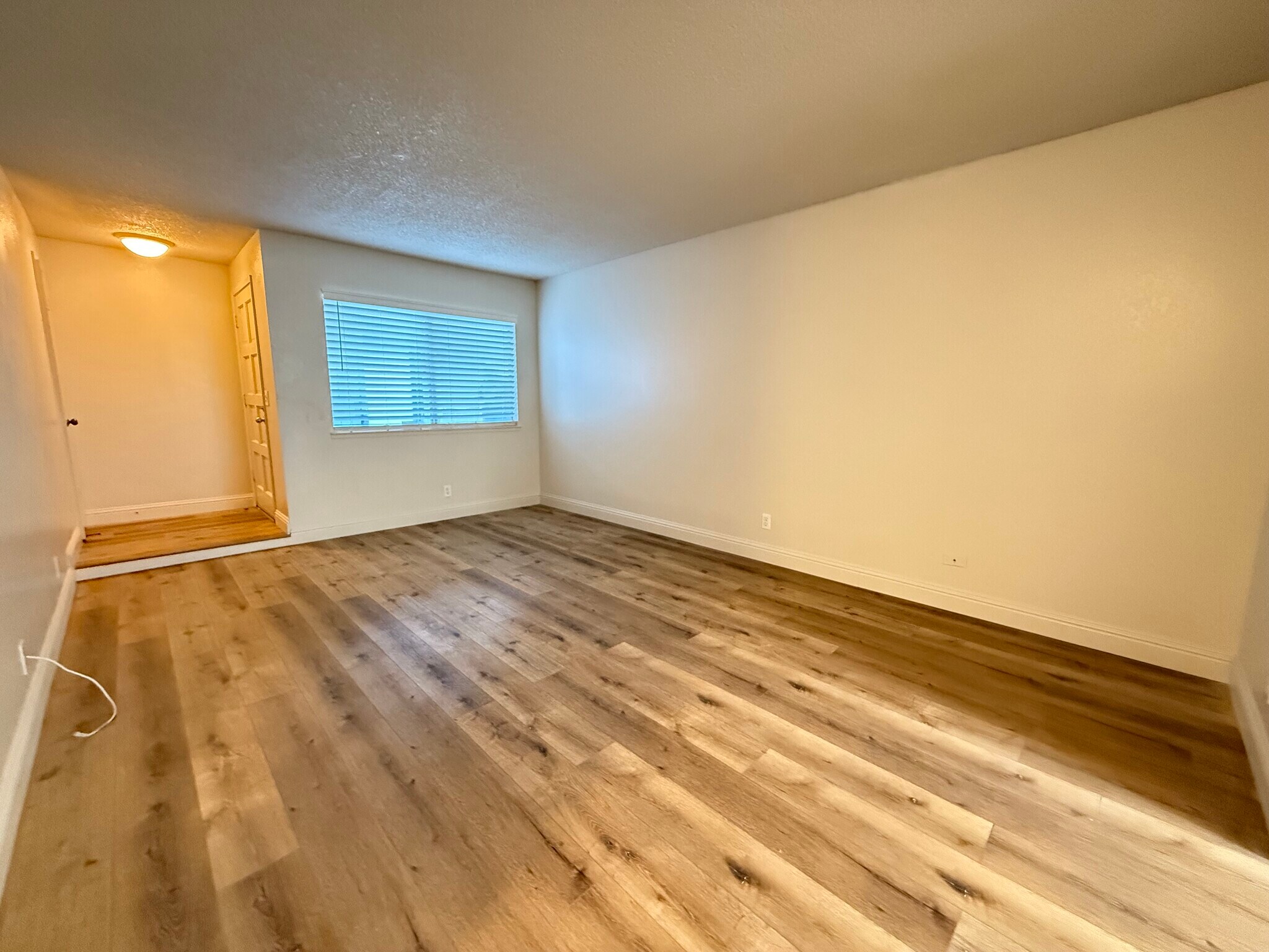 Building Photo - 6158 N Fresno St