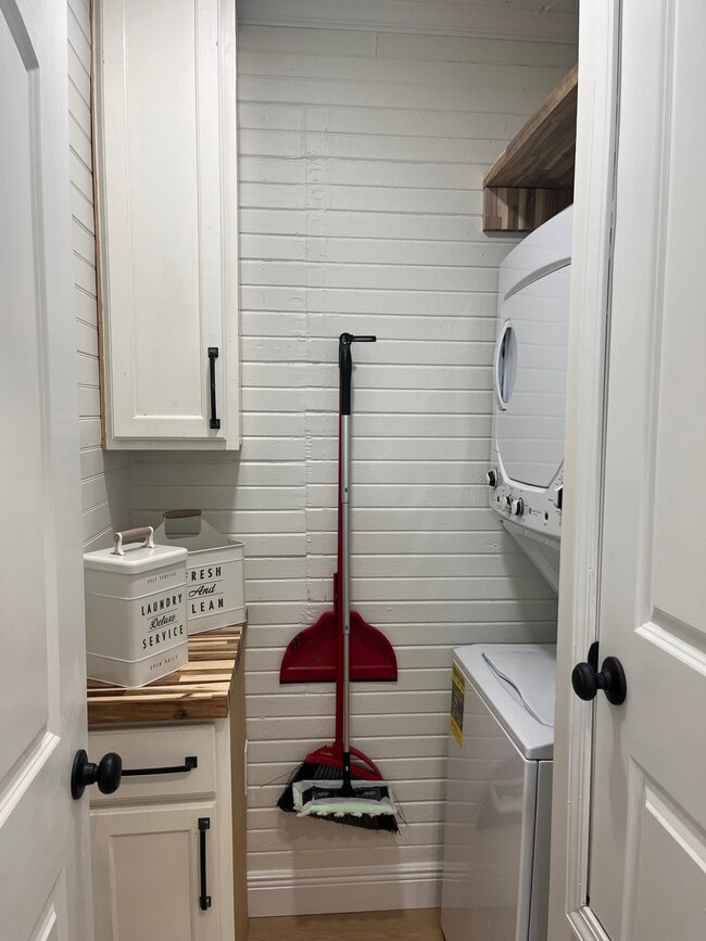 Building Photo - 904 Kentucky St