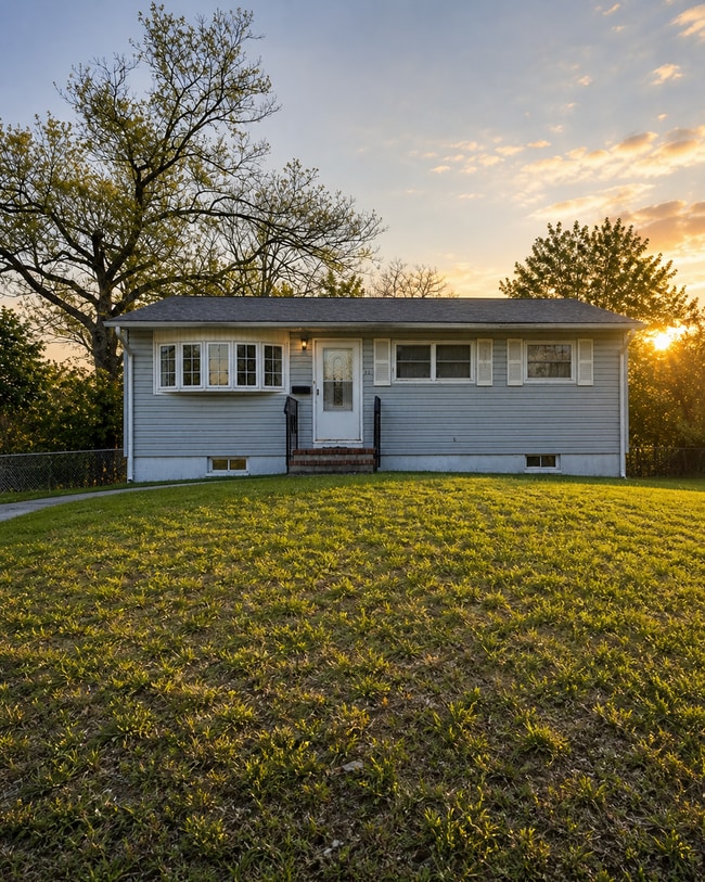 Building Photo - 3 Bedroom Single-Family Ranch Home in Toms River