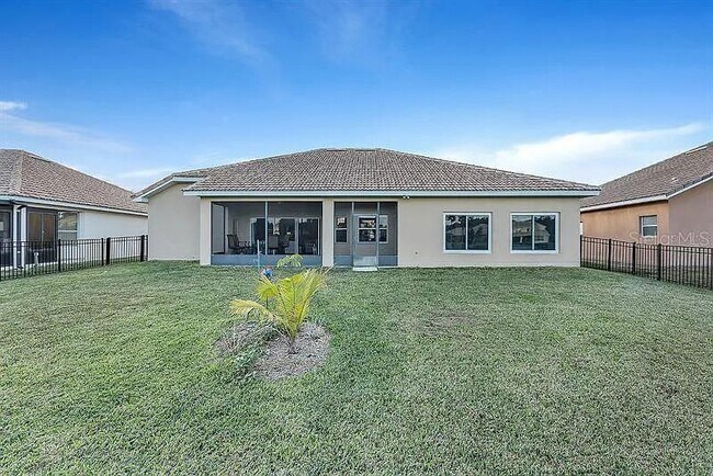 Building Photo - 3535 Somerset Cir
