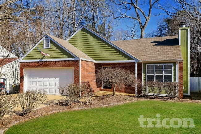 Building Photo - 1812 Cres Hill Dr NW