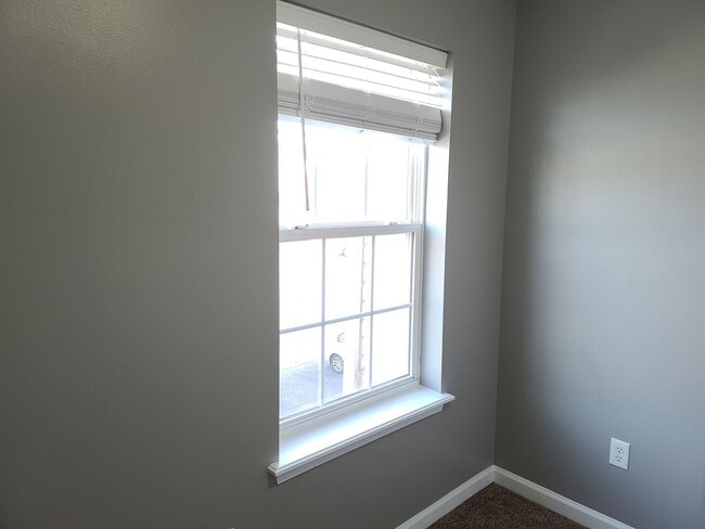 Building Photo - 3 Bedroom Townhome for Rent in Waynesboro