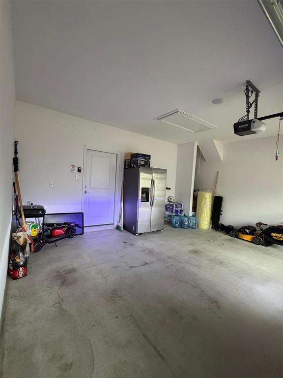 Building Photo - 208 Flowers Ave