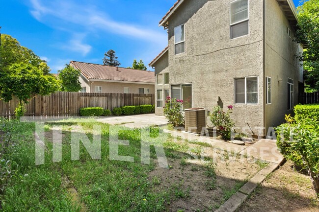 Building Photo - 6931 Romanzo Way