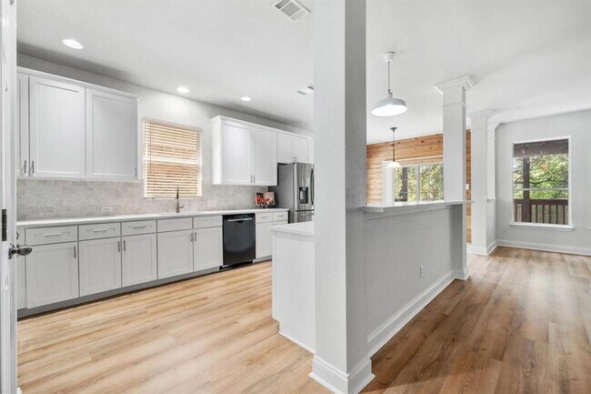 Building Photo - 10016 Barbrook Dr