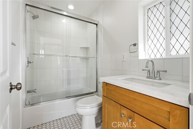 Building Photo - 1703 W 25th St