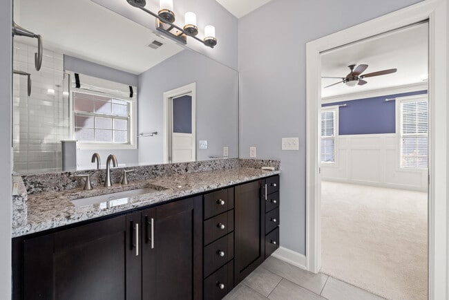 Building Photo - 916 Star of Danube Way