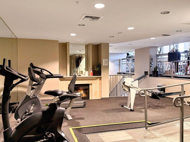 Building Photo - Modern 2BR/2.5BA with a Bonus Room Condo i...